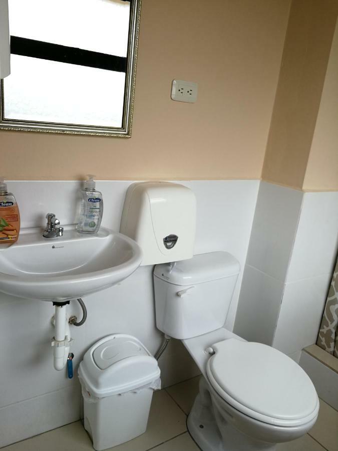 Chapelet Hostal Табабела Экстерьер фото